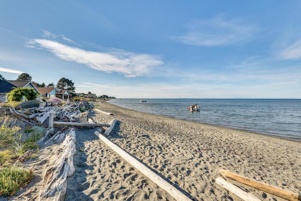 Sequim Escape with Gas Grill and Deck, Walk to Beach!